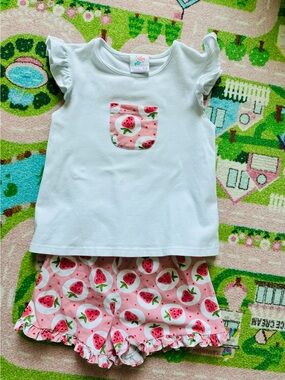 Stitchy Fish Strawberry pocket tee and shorts 🐠 🍓